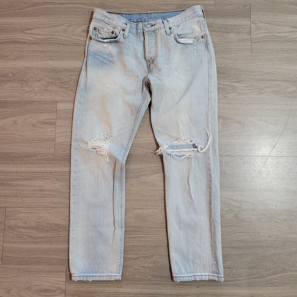 Levis 501 Custom Tapered Distressed Light Wash Jeans Tag 26x32(Actual 29x27.5)